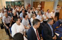 Wojewoda wr�czy�a promesy dla samorz�d�w. - 2